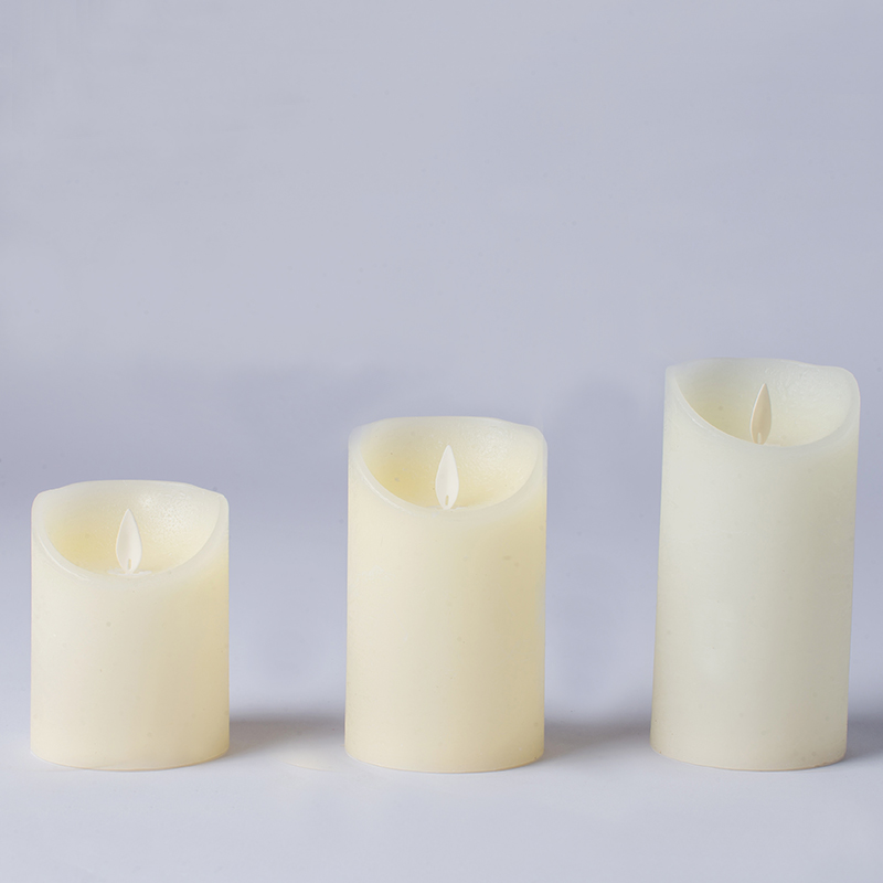 Set med 3 st elfenbensljus utan flamlösa vax