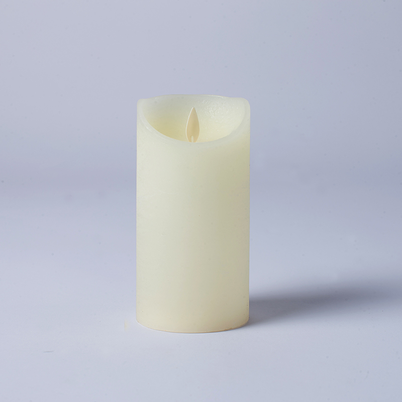 Set med 3 st elfenbensljus utan flamlösa vax